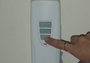 battery-powered-roller-shutters,eport handset,eseries handset,ozroll eport handset