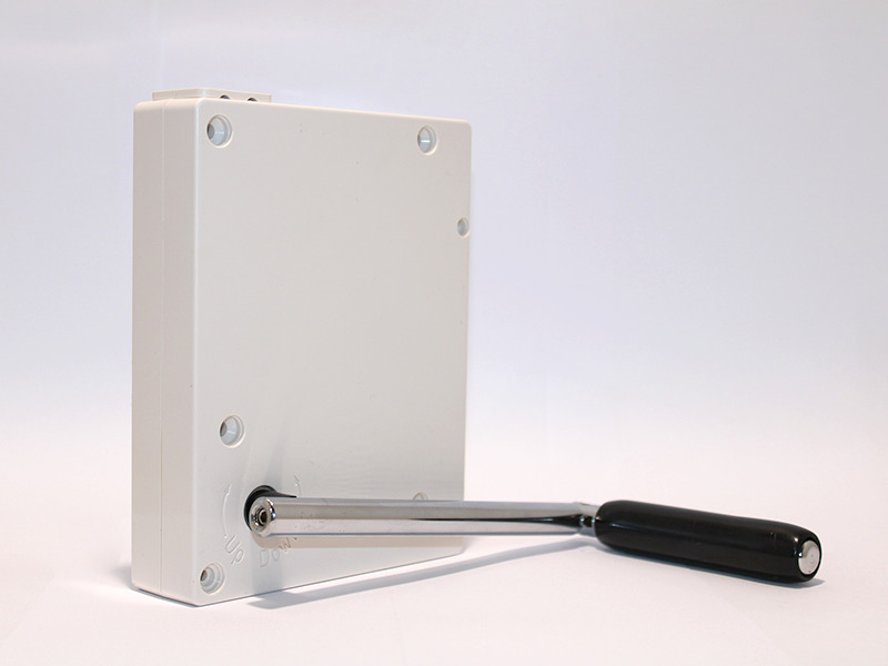 how do manual roller shutters work